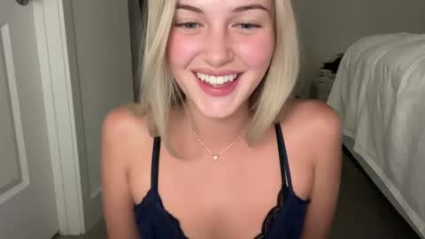 Snapshot of luvaimee chatting on October 2025 03:27:02 AM Aimee online show from October 2025 03:27:02 AM