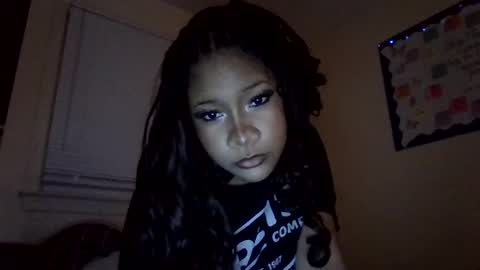 Snapshot of luvelybby22 chatting on May 2026 06:19:01 AM luvelybby22 online show from May 2026 06:19:01 AM