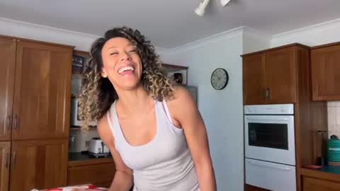 Reesa online show from July 2026 02:36:01 AM