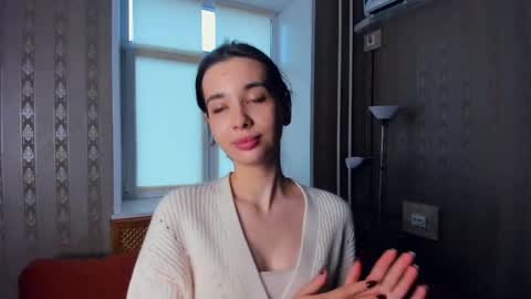 Eliza online show from November 2025 08:45:01 AM