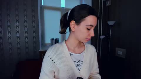 Eliza online show from November 2025 08:47:02 AM