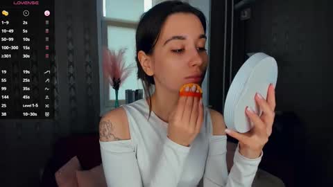 Eliza online show from November 2025 10:04:01 AM