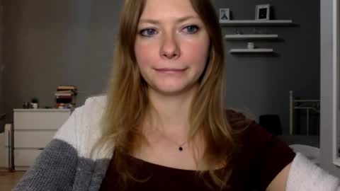 Millie online show from November 2025 09:58:01 PM