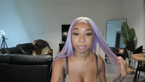 Snapshot of luxedollxoxo chatting on September 2025 04:13:02 AM LUXE DOLL online show from September 2025 04:13:02 AM