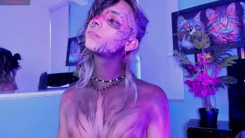 Luxiel 3 online show from November 2025 07:57:01 PM