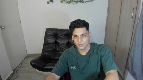 Snapshot of luxrx chatting on April 2026 11:11:01 PM luxrx online show from April 2026 11:11:01 PM