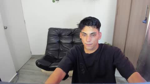 Snapshot of luxrx chatting on May 2026 06:35:01 PM luxrx online show from May 2026 06:35:01 PM