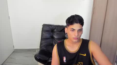 Snapshot of luxrx chatting on June 2026 07:01:02 PM luxrx online show from June 2026 07:01:02 PM