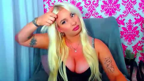 Snapshot of luxuriaaa chatting on September 2025 07:50:02 PM Luxuriaa online show from September 2025 07:50:02 PM
