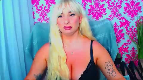 Snapshot of luxuriaaa chatting on October 2025 07:12:01 PM Luxuriaa online show from October 2025 07:12:01 PM