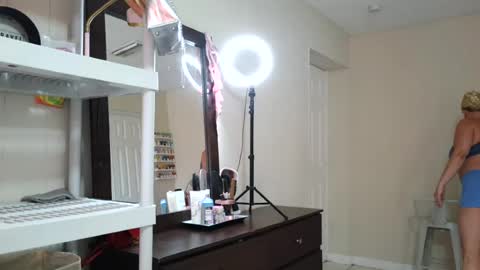 Snapshot of luxuriousbunny chatting on August 2026 04:31:02 PM luxuriousbunny online show from August 2026 04:31:02 PM
