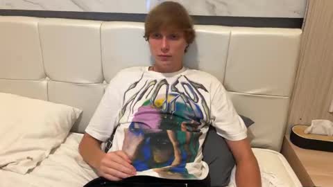 luxury_bob online show from February 2026 01:33:01 AM