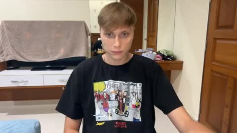 luxury_bob online show from April 2026 07:16:01 PM