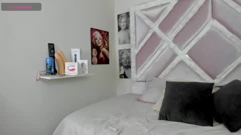 Lux online show from February 2026 12:09:01 PM