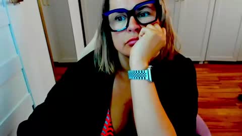 Snapshot of luxxx_diana chatting on July 2026 03:23:02 AM Diana online show from July 2026 03:23:02 AM