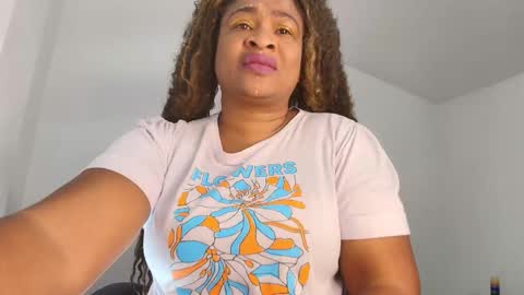 Snapshot of luxy_benet chatting on March 2026 08:19:02 AM Big Benet online show from March 2026 08:19:02 AM