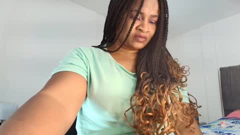 Snapshot of luxy_benet chatting on April 2026 11:25:01 PM Big Benet online show from April 2026 11:25:01 PM