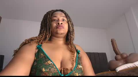 Snapshot of luxy_benet chatting on July 2026 11:37:02 AM Big Benet online show from July 2026 11:37:02 AM