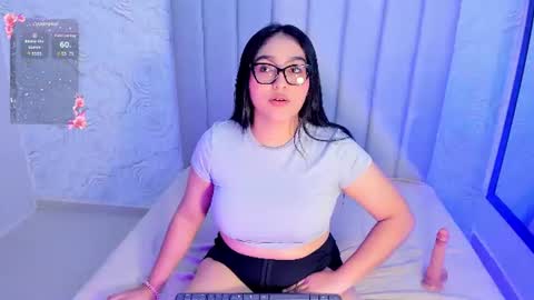 LYA DUBOIS  online show from July 2026 10:38:01 PM
