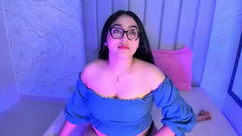 LYA DUBOIS  online show from July 2026 07:20:01 PM