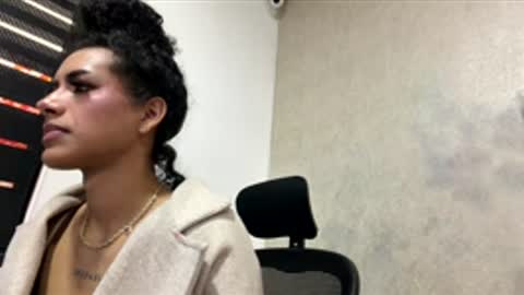 Snapshot of lyadumont chatting on April 2026 07:51:02 PM LYA online show from April 2026 07:51:02 PM