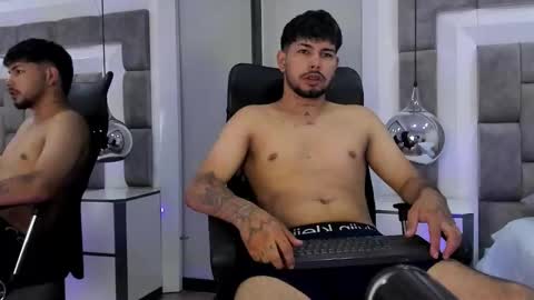 lyam_saenz online show from November 2025 07:58:01 PM