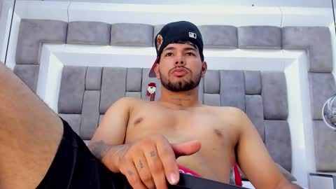 lyam_saenz online show from November 2025 08:08:02 PM