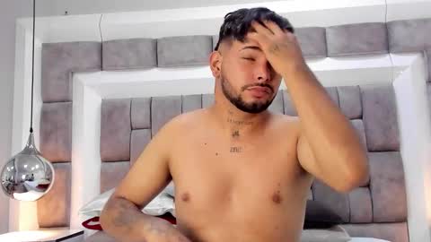 lyam_saenz online show from November 2025 08:22:01 PM