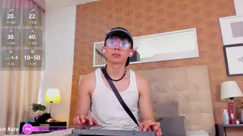 Lyan online show from December 2025 07:22:01 PM