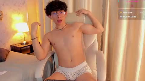 Snapshot of lyan_twink chatting on June 2026 09:03:01 PM Lyan online show from June 2026 09:03:01 PM