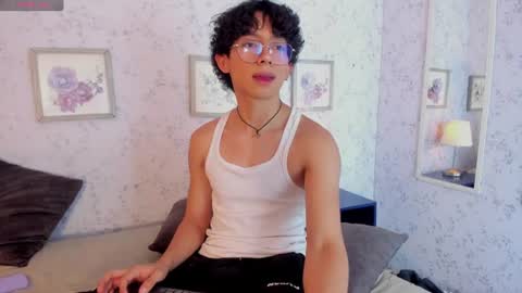 Snapshot of lyan_twink chatting on June 2026 08:00:01 PM Lyan online show from June 2026 08:00:01 PM