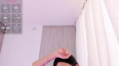 Lyanna online show from November 2025 12:26:01 PM