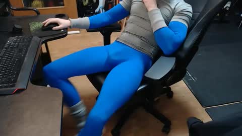 lycraboy123 online show from March 2026 05:27:01 PM