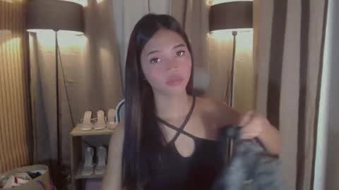LYKA LOOPS online show from April 2026 07:44:02 PM