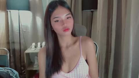 Snapshot of lykaloops chatting on April 2026 07:06:02 PM LYKA LOOPS online show from April 2026 07:06:02 PM