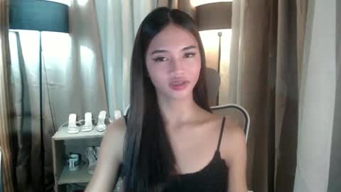 Snapshot of lykaloops chatting on April 2026 12:59:01 PM LYKA LOOPS online show from April 2026 12:59:01 PM