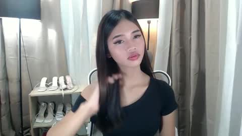 Snapshot of lykaloops chatting on April 2026 08:11:02 PM LYKA LOOPS online show from April 2026 08:11:02 PM