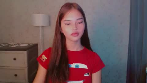Snapshot of lykaloops chatting on May 2026 07:47:01 AM LYKA LOOPS online show from May 2026 07:47:01 AM