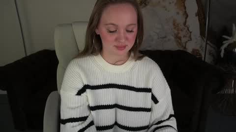 Snapshot of lylanimfa chatting on December 2024 07:25:02 PM lylanimfa online show from December 2024 07:25:02 PM