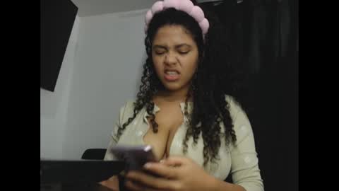 lylii_evans online show from February 2025 05:00:01 AM