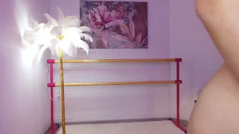 Lyly   online show from February 2025 01:01:01 PM