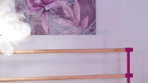 Lyly   online show from February 2025 09:00:02 AM