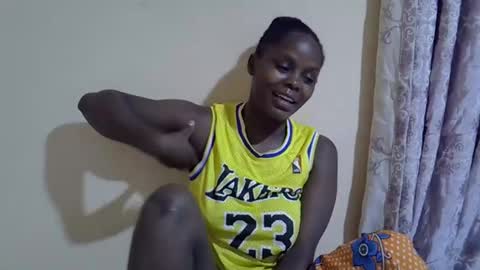 lyn_anna online show from October 2025 07:47:02 PM