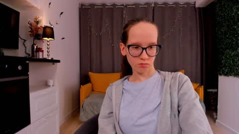 Sara online show from February 2025 10:19:01 PM