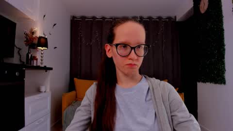 Sara online show from February 2025 10:22:01 PM