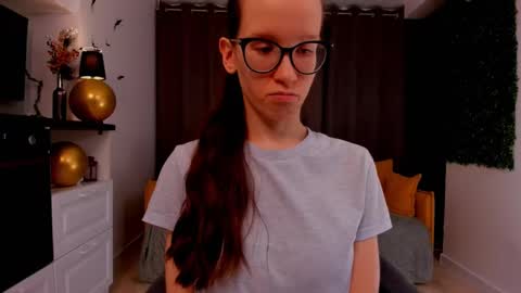 Sara online show from February 2025 01:52:02 AM