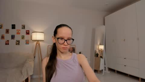 Sara online show from March 2025 04:14:02 PM