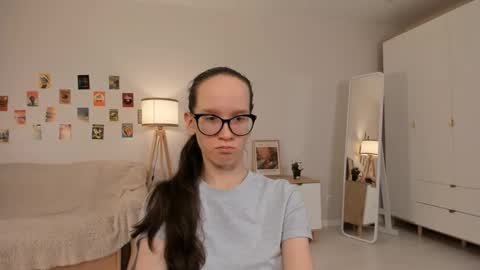 Sara online show from March 2025 07:17:01 PM