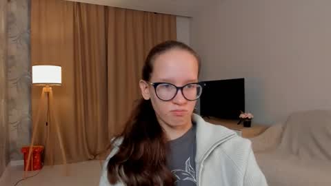 Sara online show from September 2025 04:29:02 PM