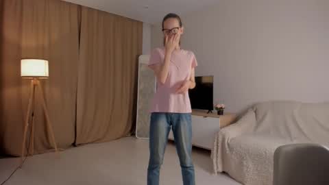 Sara online show from October 2025 04:08:02 PM